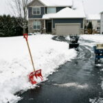 How to Remove Snow From a Driveway: Methods, Order of Work and Mistakes to Avoid